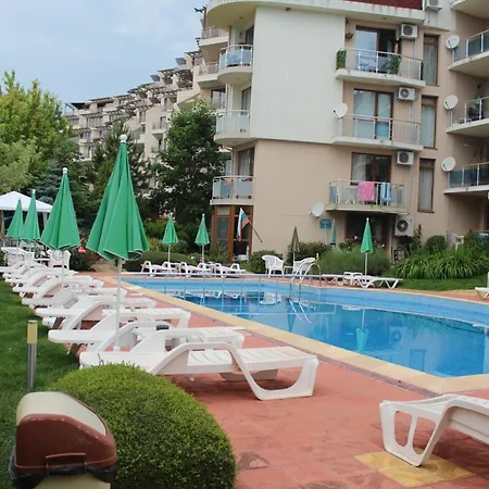 Apartment Complex Starfish със собствено паркомясто