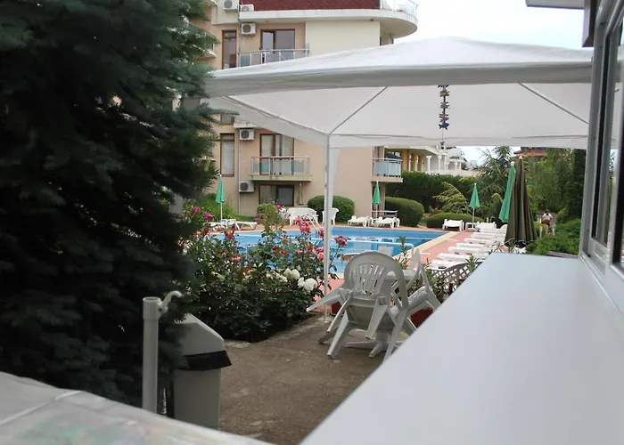 Apartment Complex Starfish със собствено паркомясто