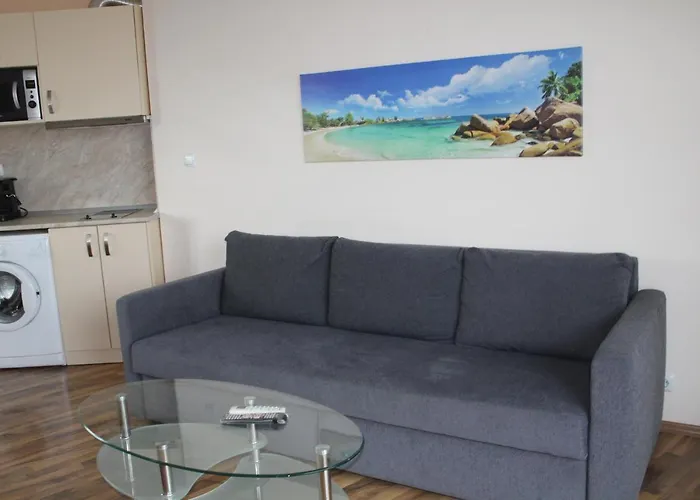 Apartment Complex Starfish със собствено паркомясто