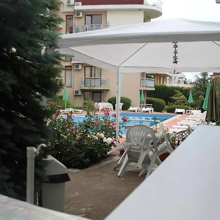 Apartment Complex Starfish със собствено паркомясто