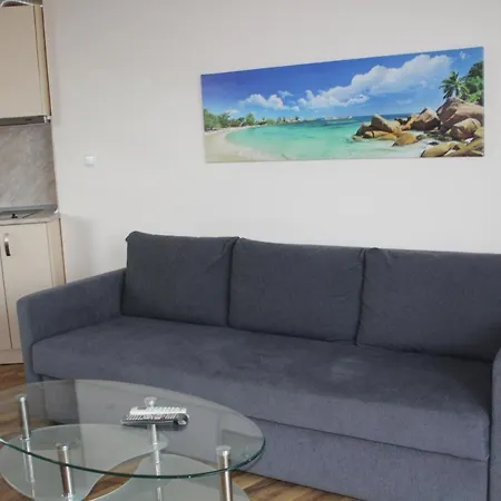 Apartment Complex Starfish със собствено паркомясто